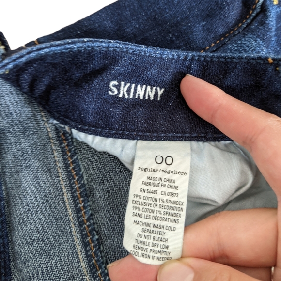 American Eagle low rise Distressed Dark Skinny Jeans Size 00 Regular - Picture 5 of 12